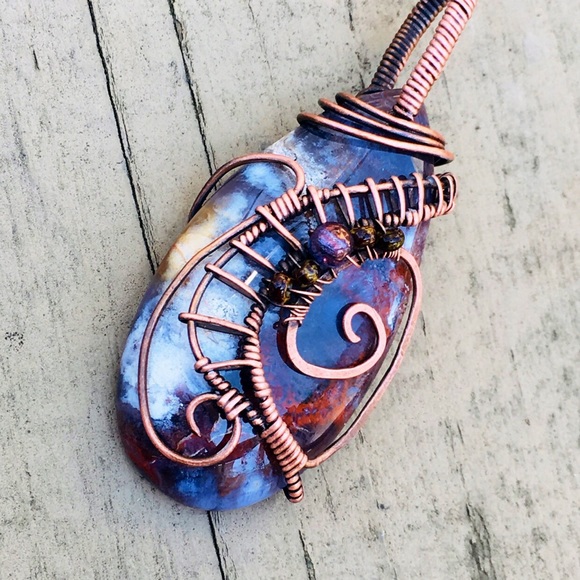 Poppy jasper copper wire wrapped pendant necklace - Picture 4 of 6